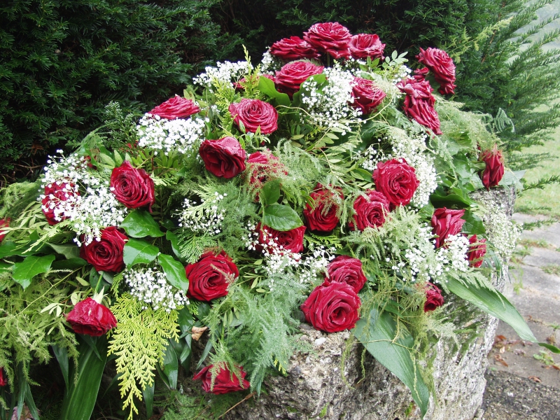 funeraire-GINASSERVIS-min_roses-61203